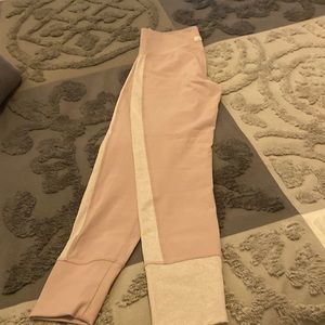 Vuori leggings. Worn a handful of times…EUC…soft rose color